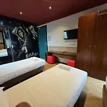 Heart Of Amsterdam Hostel